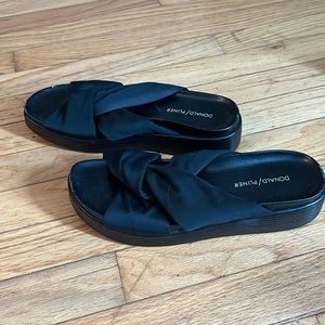 Donald Pilsner slip on Summer Sandle